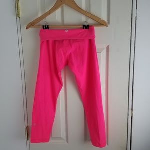 LULULEMON Hot Pink Capri Leggings Sz  XS/SM